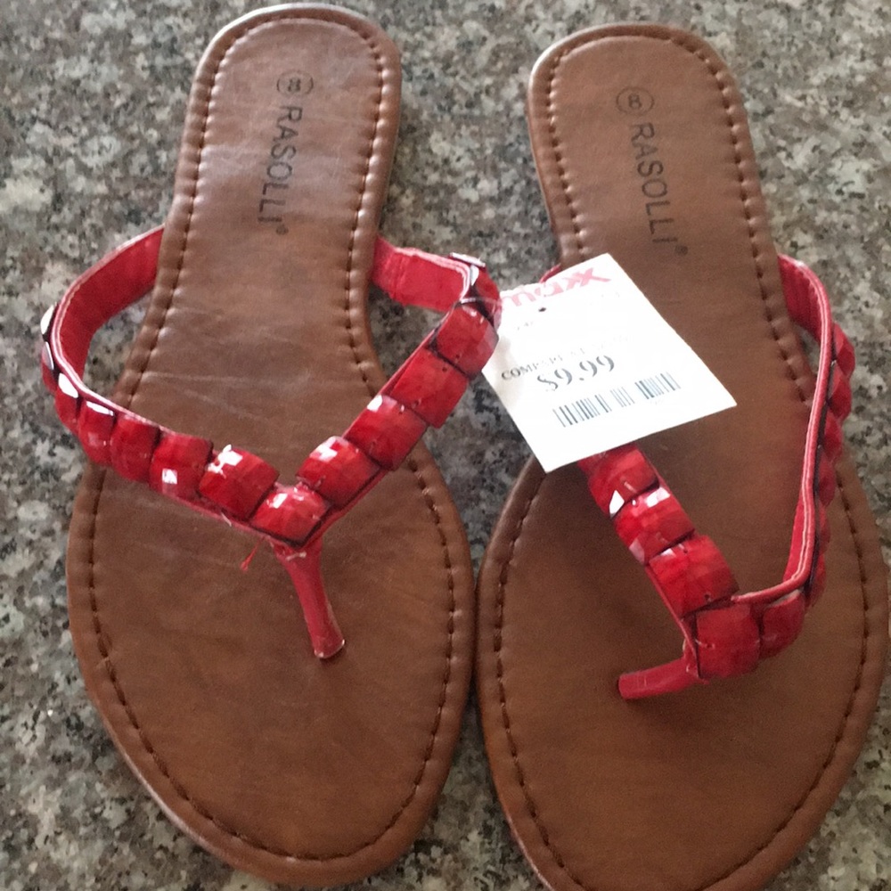 Red flip-flops/sandals